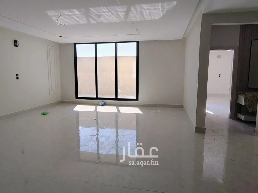فيلا 8 غرف في العقيق 3