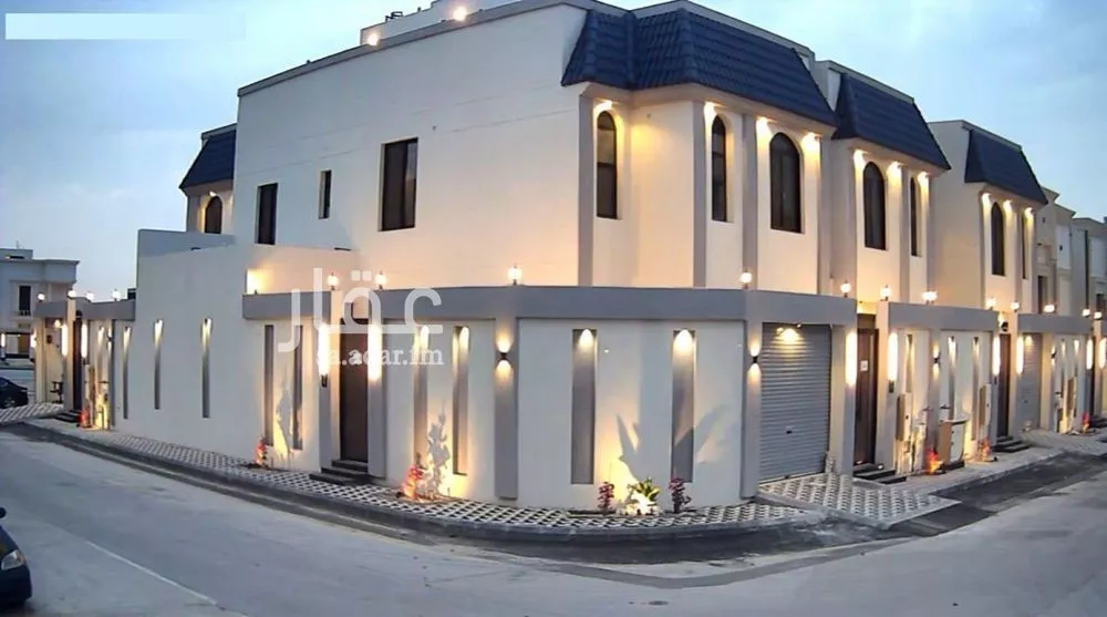 فيلا 8 غرف في الامواج 1