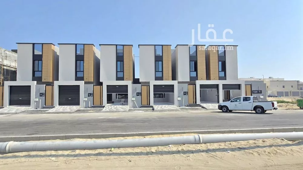 6 bedroom villa in Al Aqiq