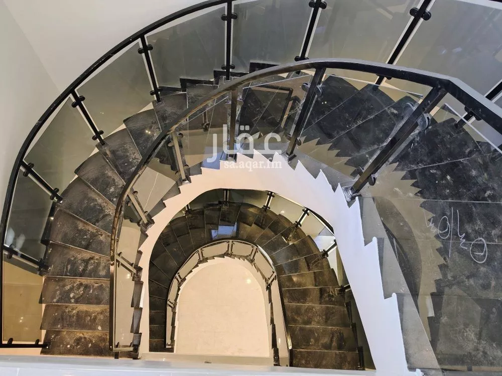 8 bedroom villa in Al Lulu 3