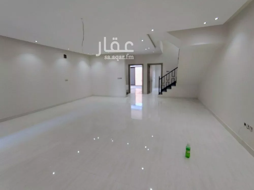 فيلا 6 غرف في الأمواج 3