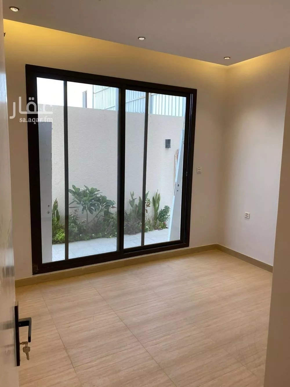 شقة 3 غرف في الملقا 2