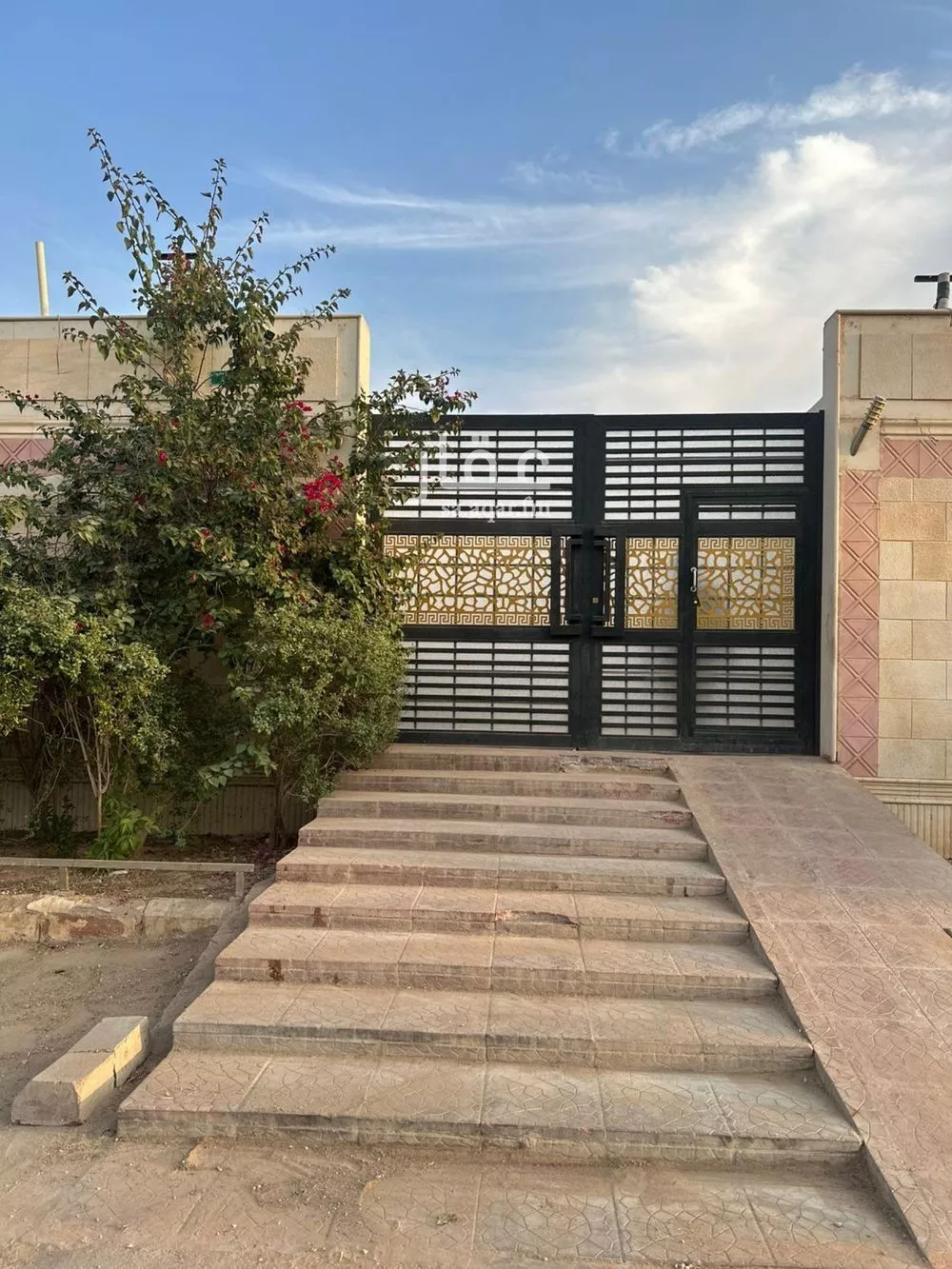 عمارة 2000 م² في الرمال 1