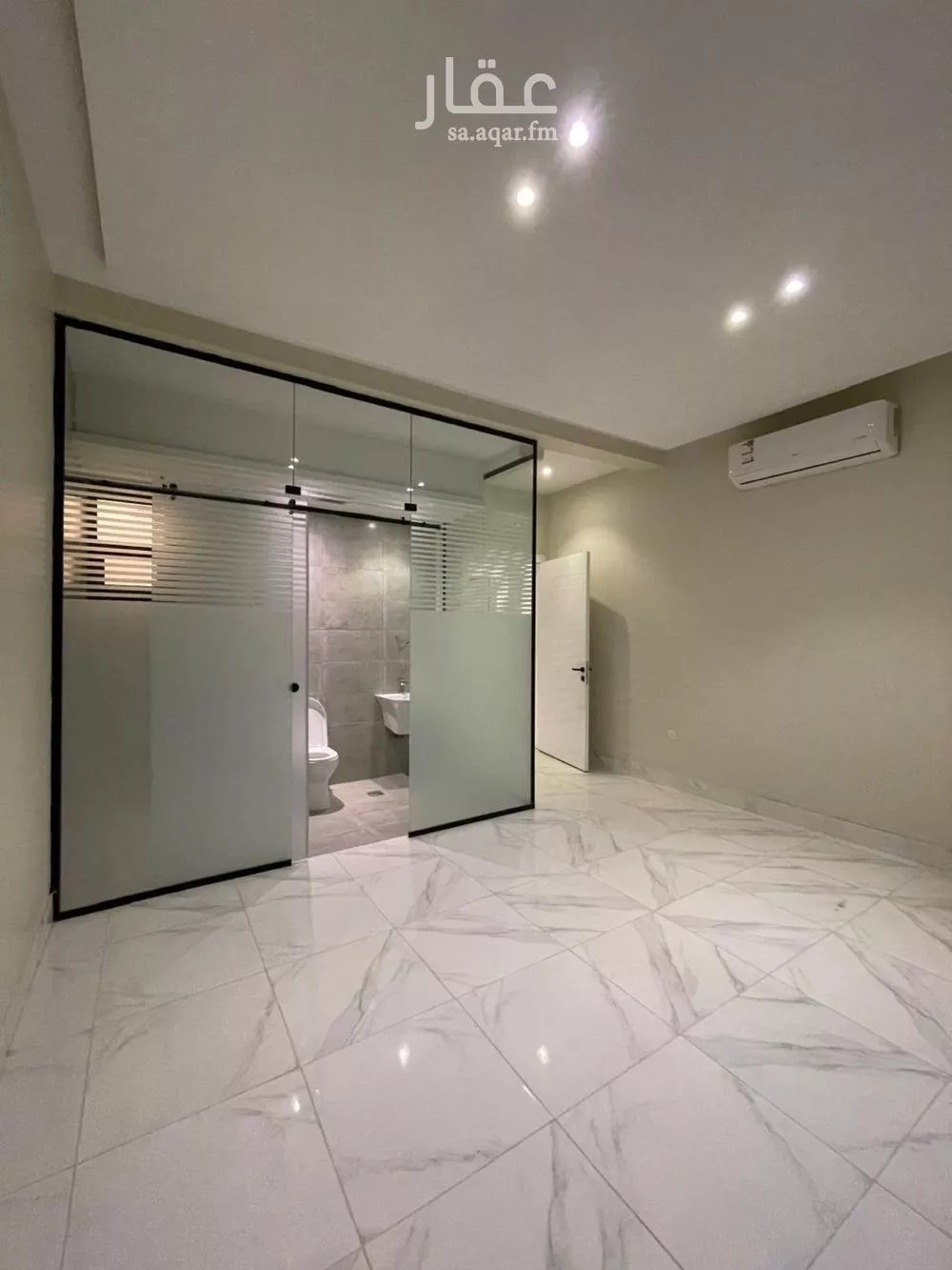 شقة 4 غرف في الملقا 5