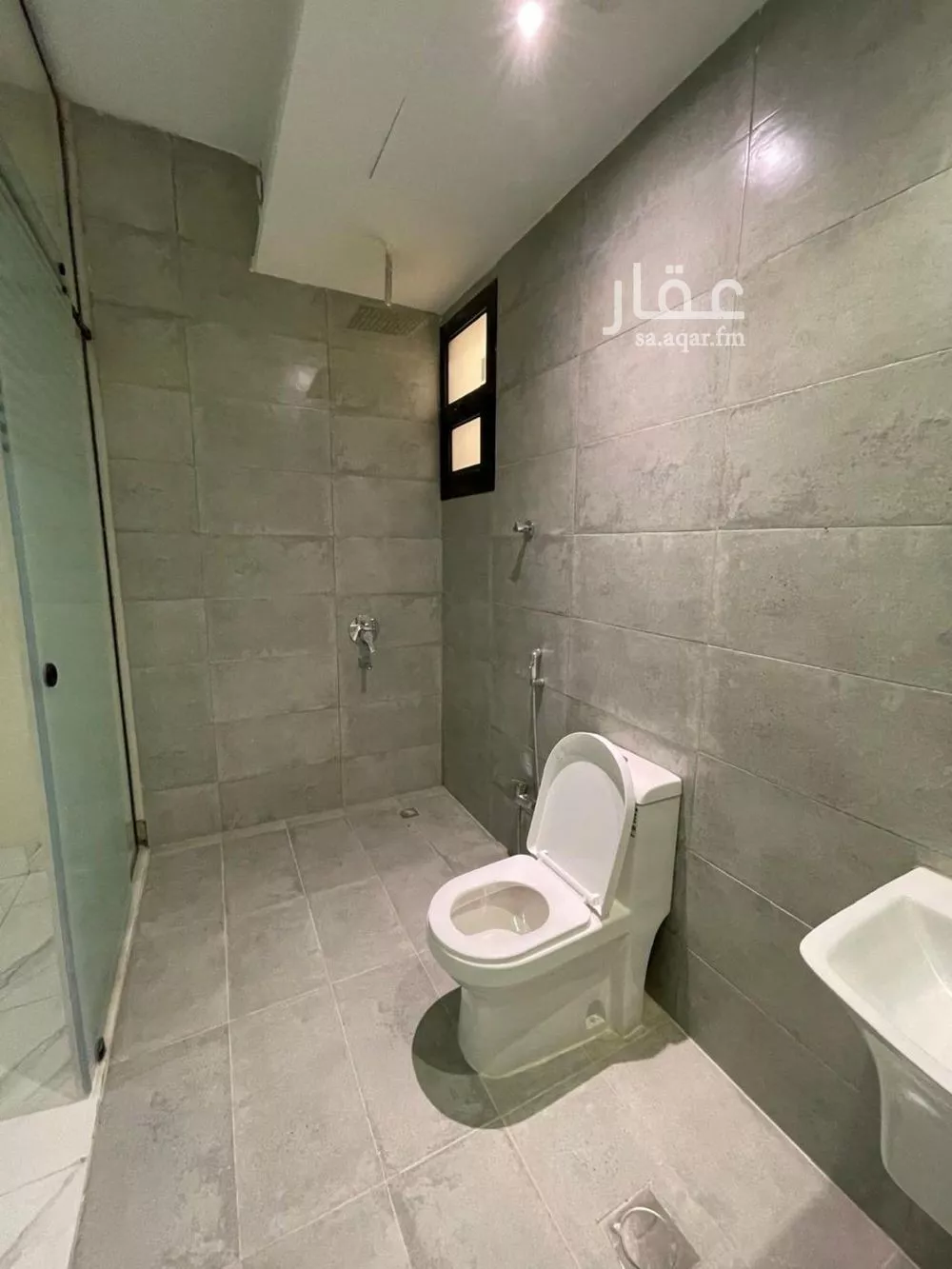 شقة 4 غرف في الملقا 3