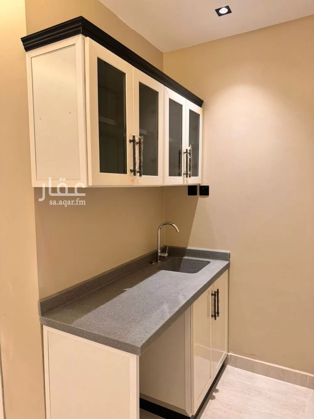 شقة 1 غرف في العقيق 3