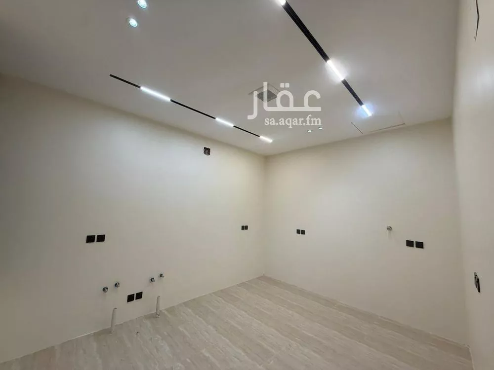 5 bedroom villa in Al Mahdiyyah 2