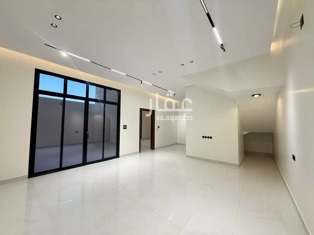 فيلا 6 غرف في المهدية 5