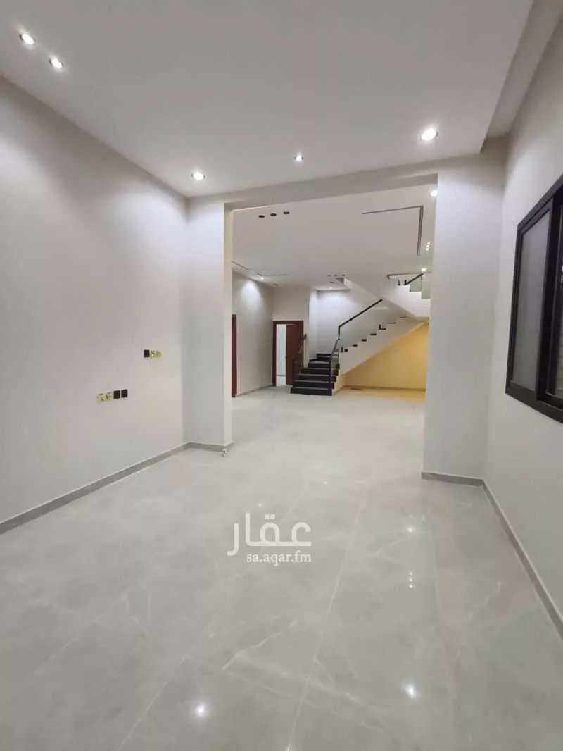 فيلا 4 غرف في الجنادرية 3
