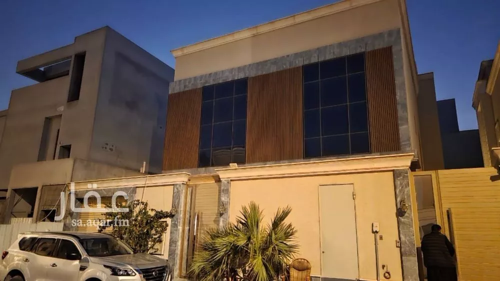 3 bedroom floor in Al Malqa