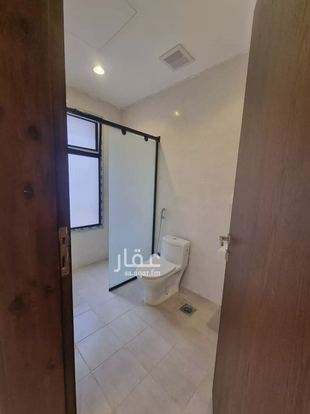 فيلا 4 غرف في الجنادرية 3