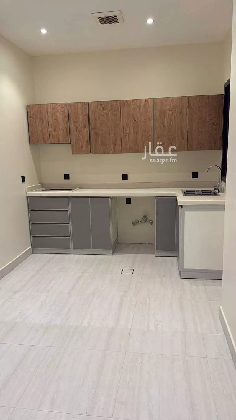 5 bedroom building in Al Aridh, Riyadh 4