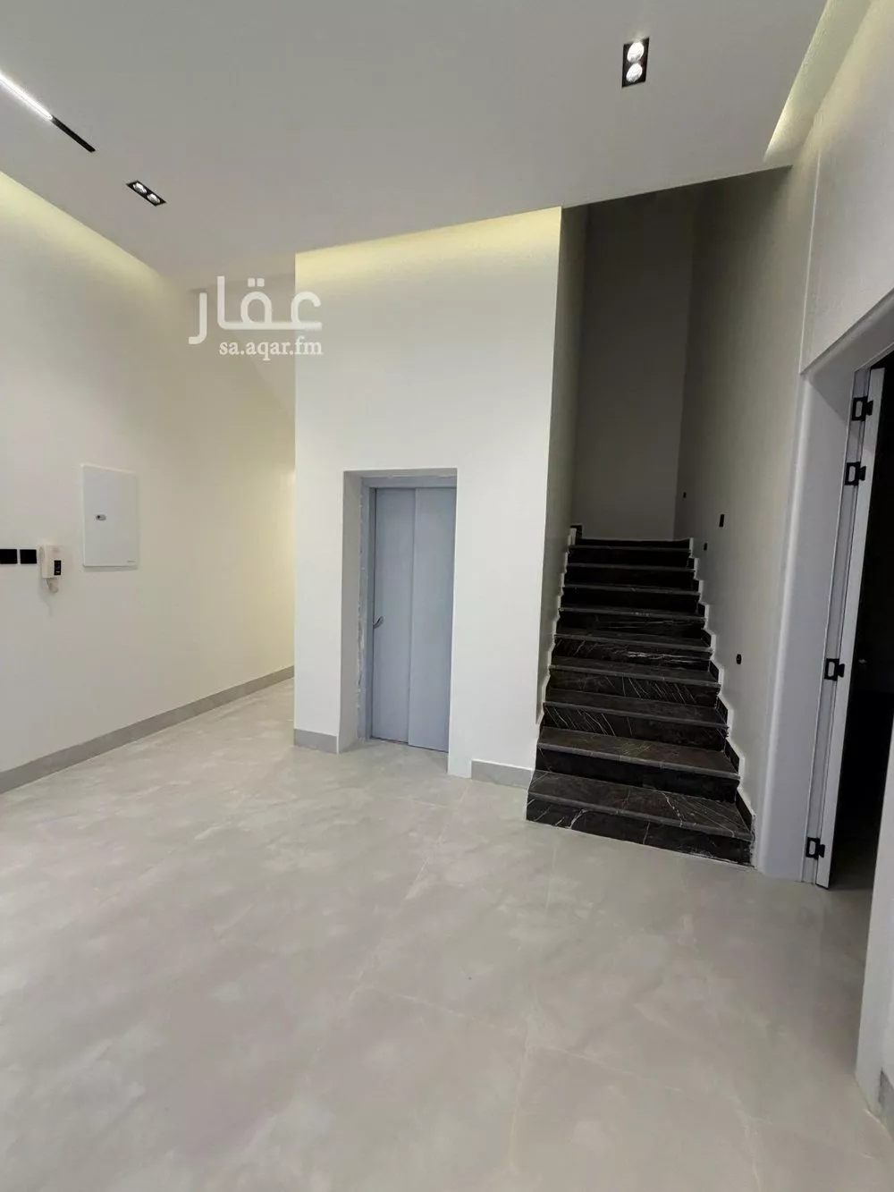 فيلا 6 غرف في المهدية 5