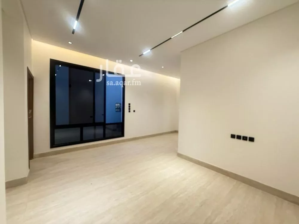 5 bedroom villa in Al Mahdiyyah 2