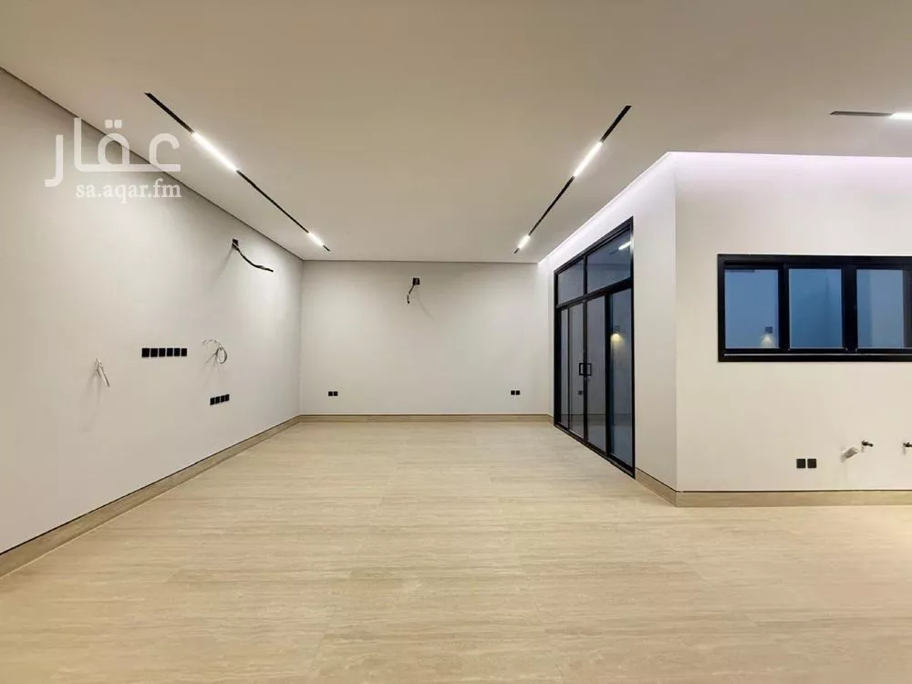 5 bedroom villa in Al Mahdiyyah 3