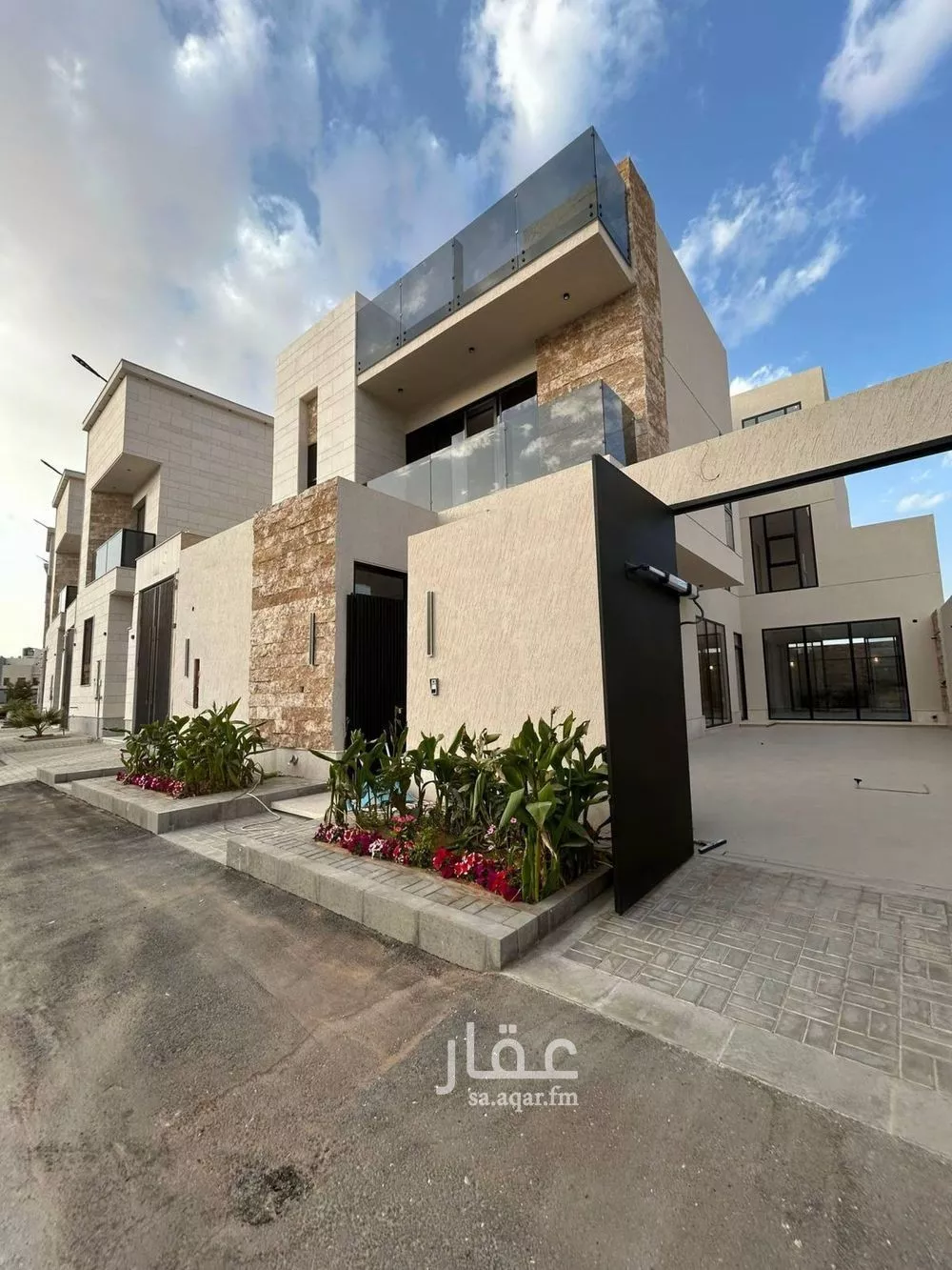 6 bedroom villa in Al Mahdiyyah 2