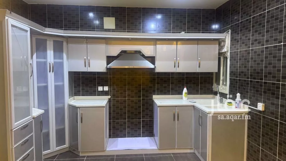 3 bedroom apartment in Al Malqa 5