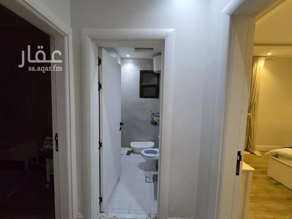 فيلا 5 غرف في العارض 4