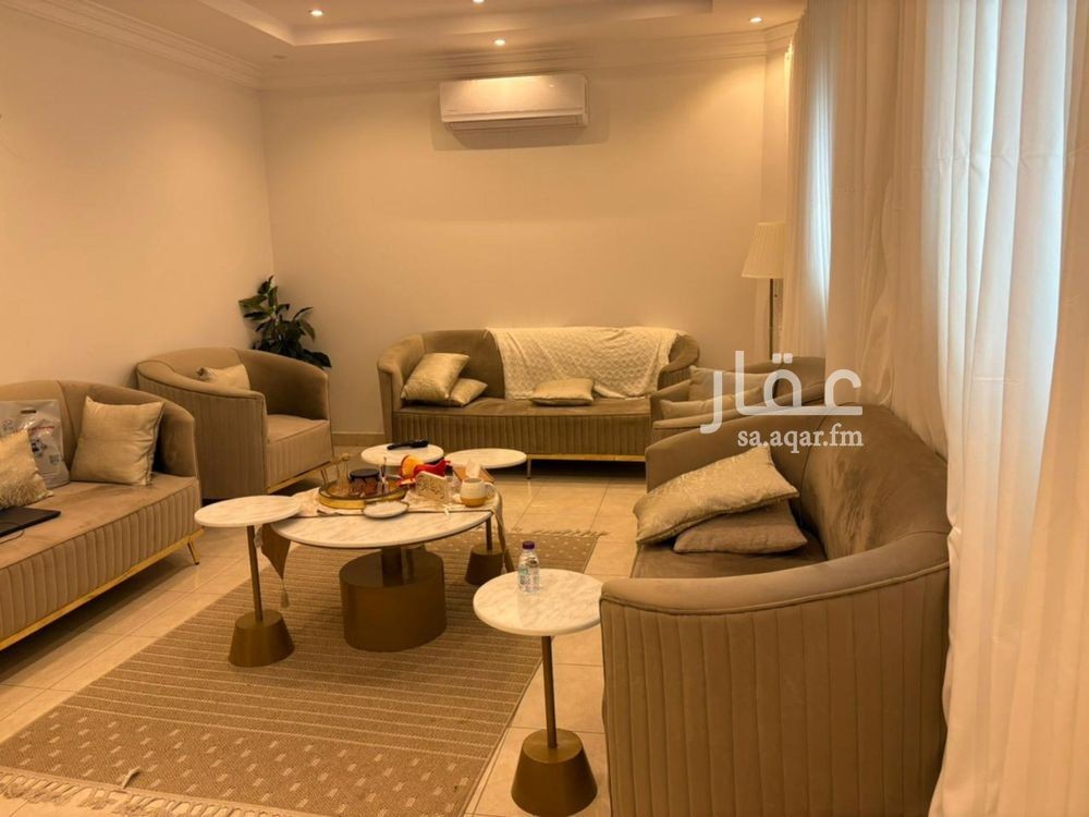 8 bedroom villa in Al Sahafah, Riyadh 4