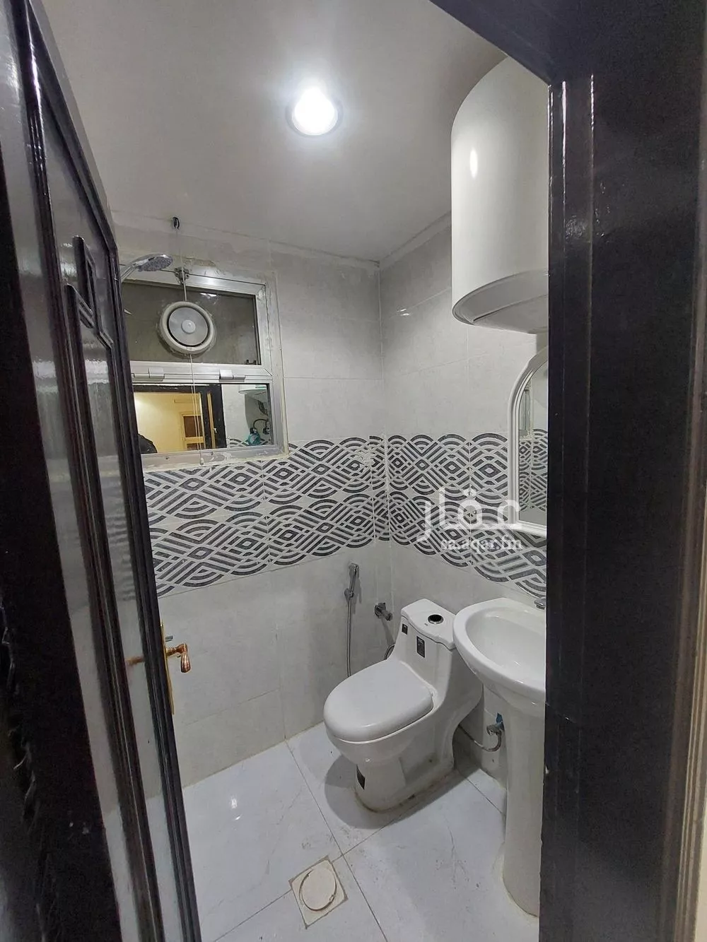 شقة 1 غرف في الروضة 5