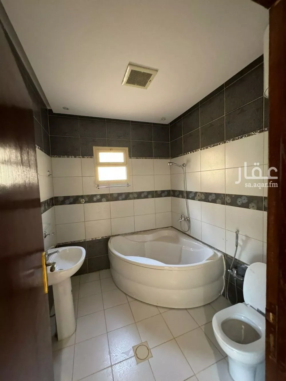 فيلا 5 غرف في الوادي 5