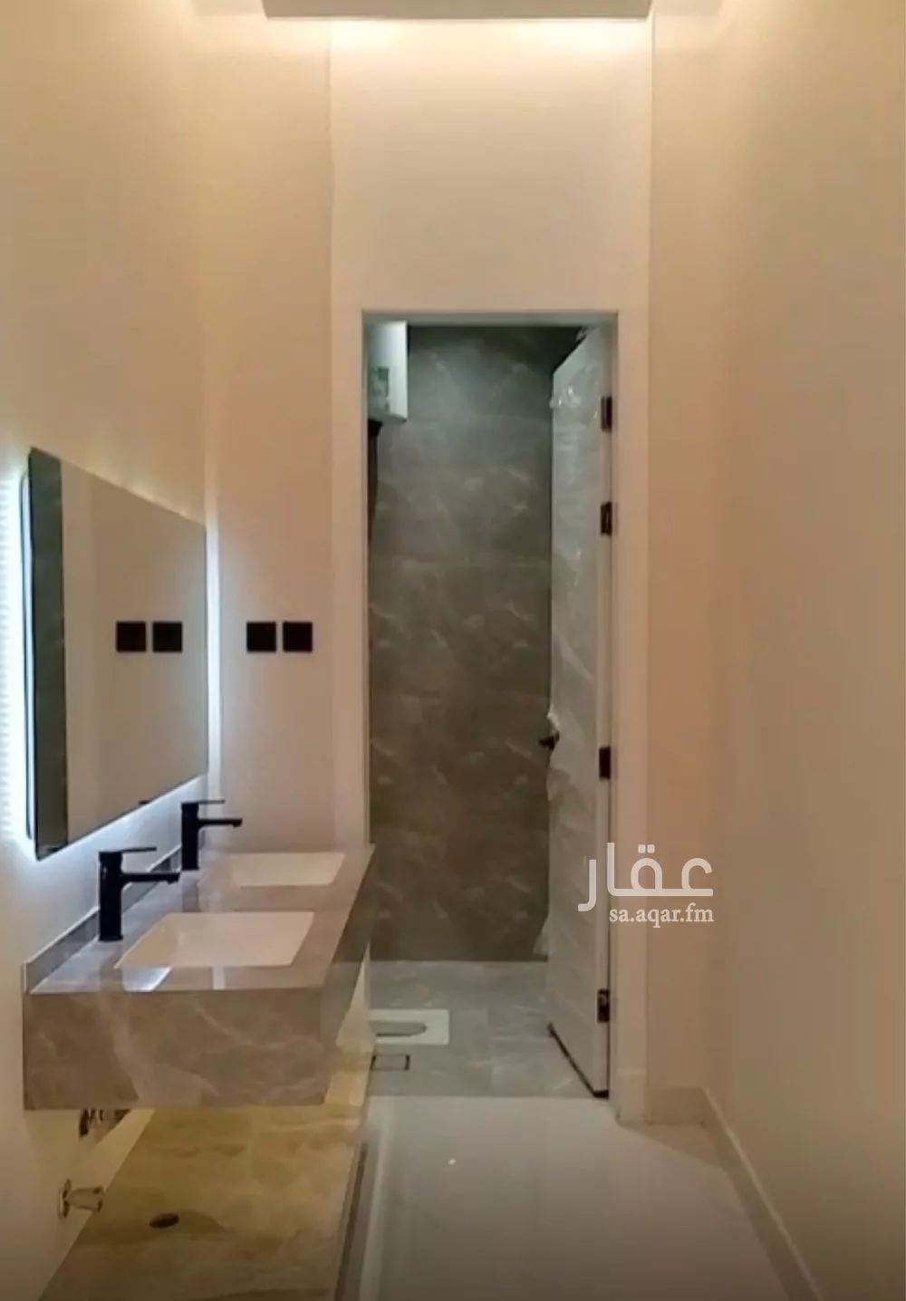 3 bedroom floor in Dahiat Namar 4