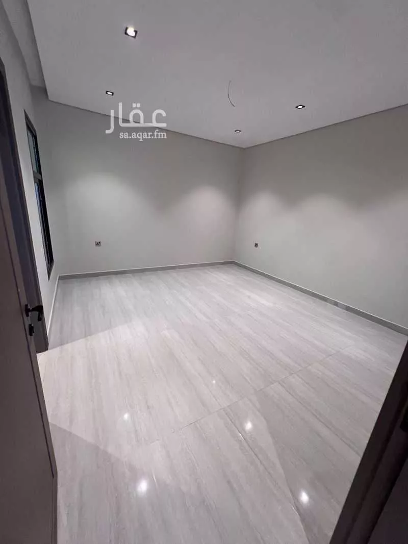 شقة 4 غرف في الامواج 4