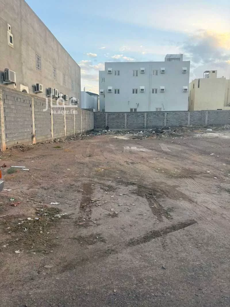 أرض 800 م² في السكب 4