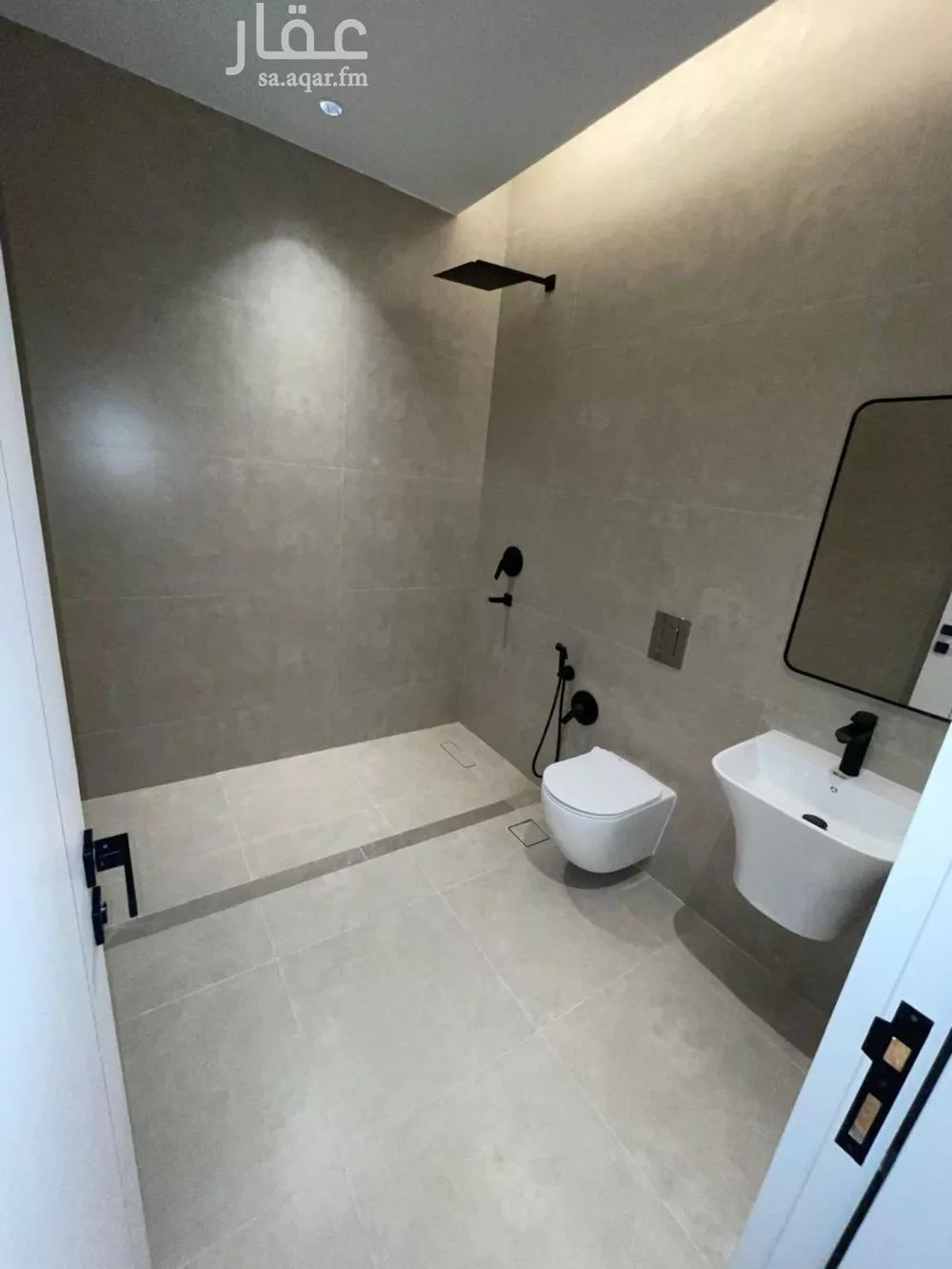 شقة 3 غرف في العارض 4