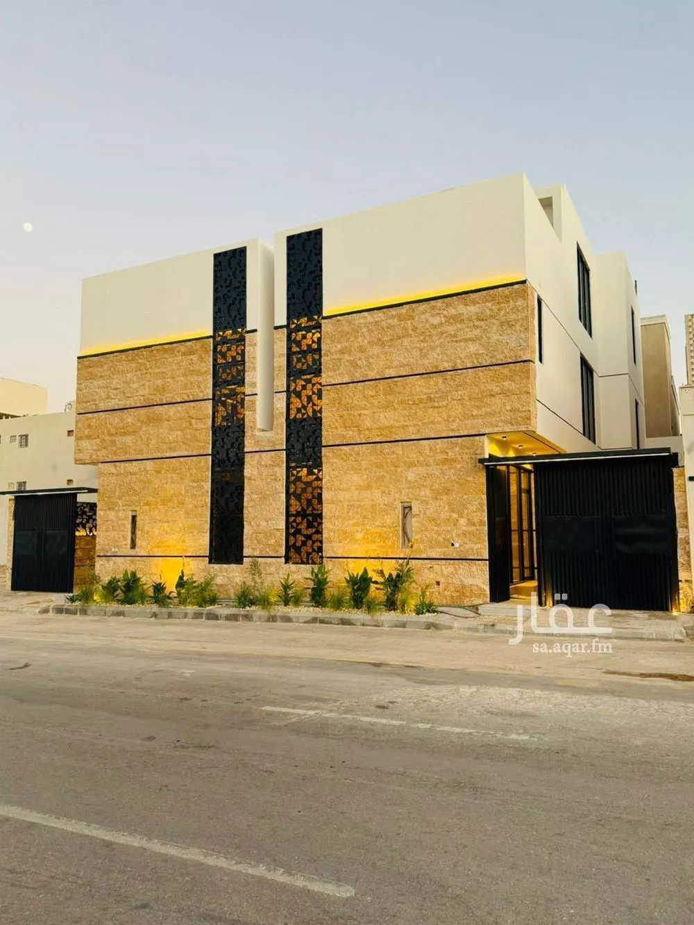 6 bedroom villa in Al Mahdiyyah 2