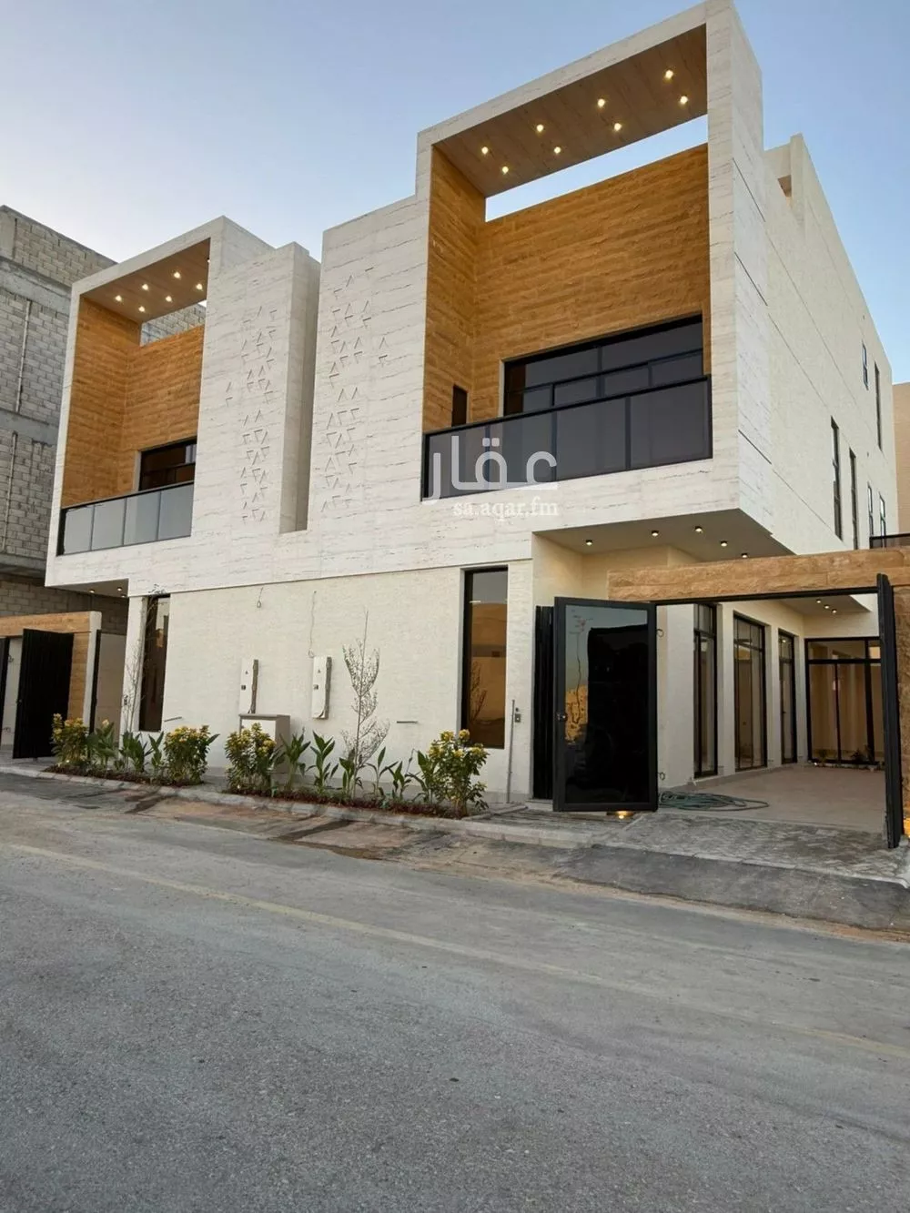 6 bedroom villa in Al Mahdiyyah 3