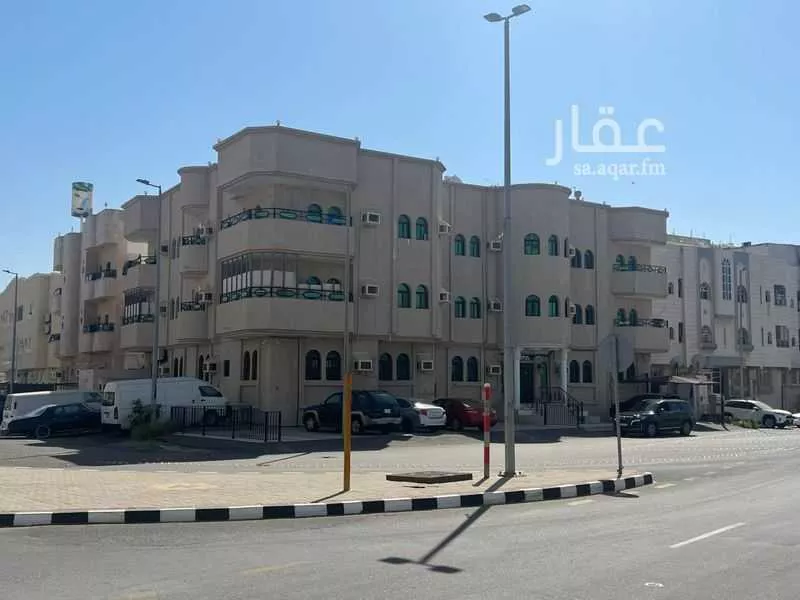 762 sqm building in Al Safa 4