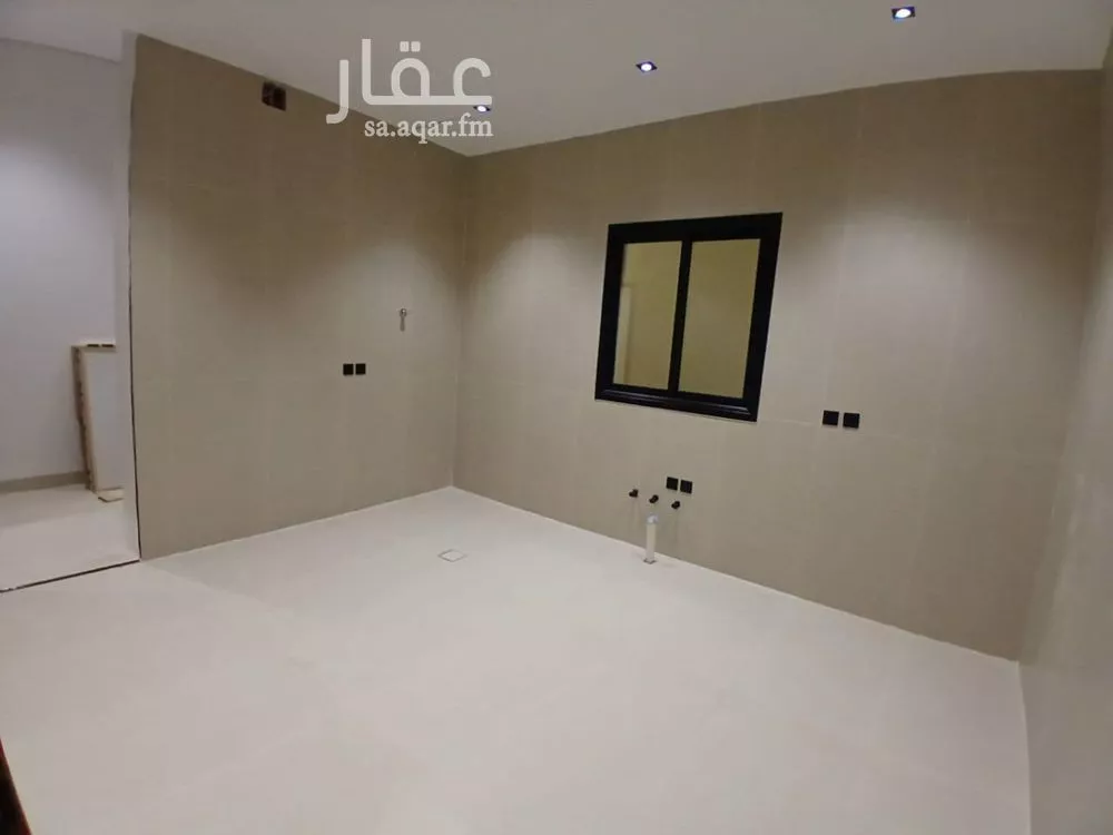 شقة 5 غرف في الرمال 4