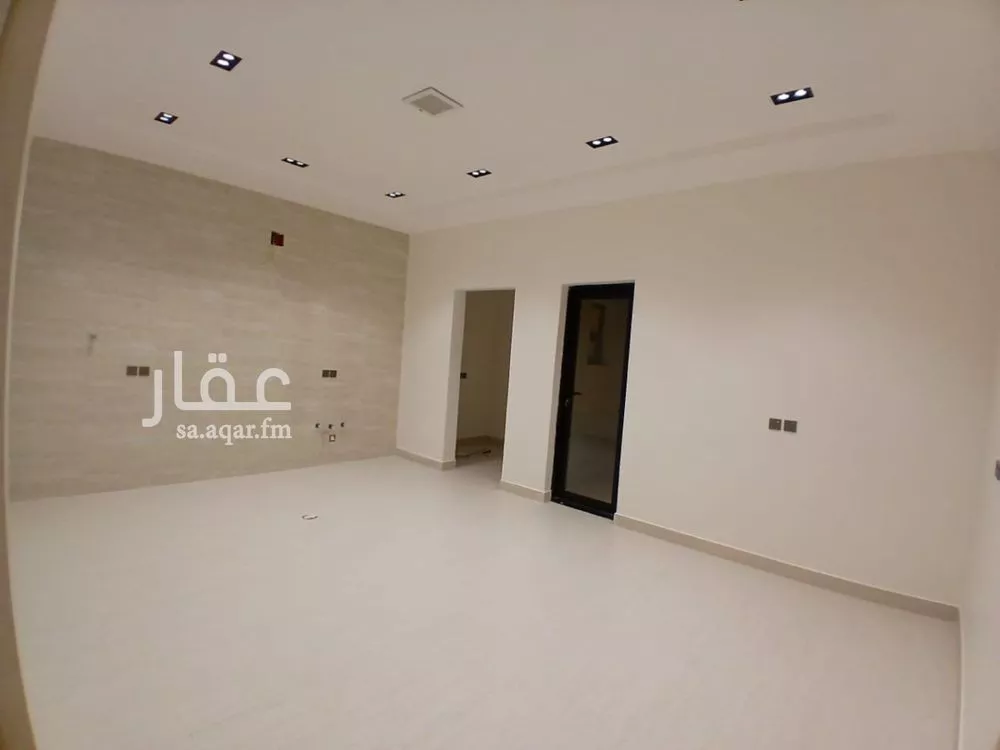 شقة 7 غرف في الرمال 3