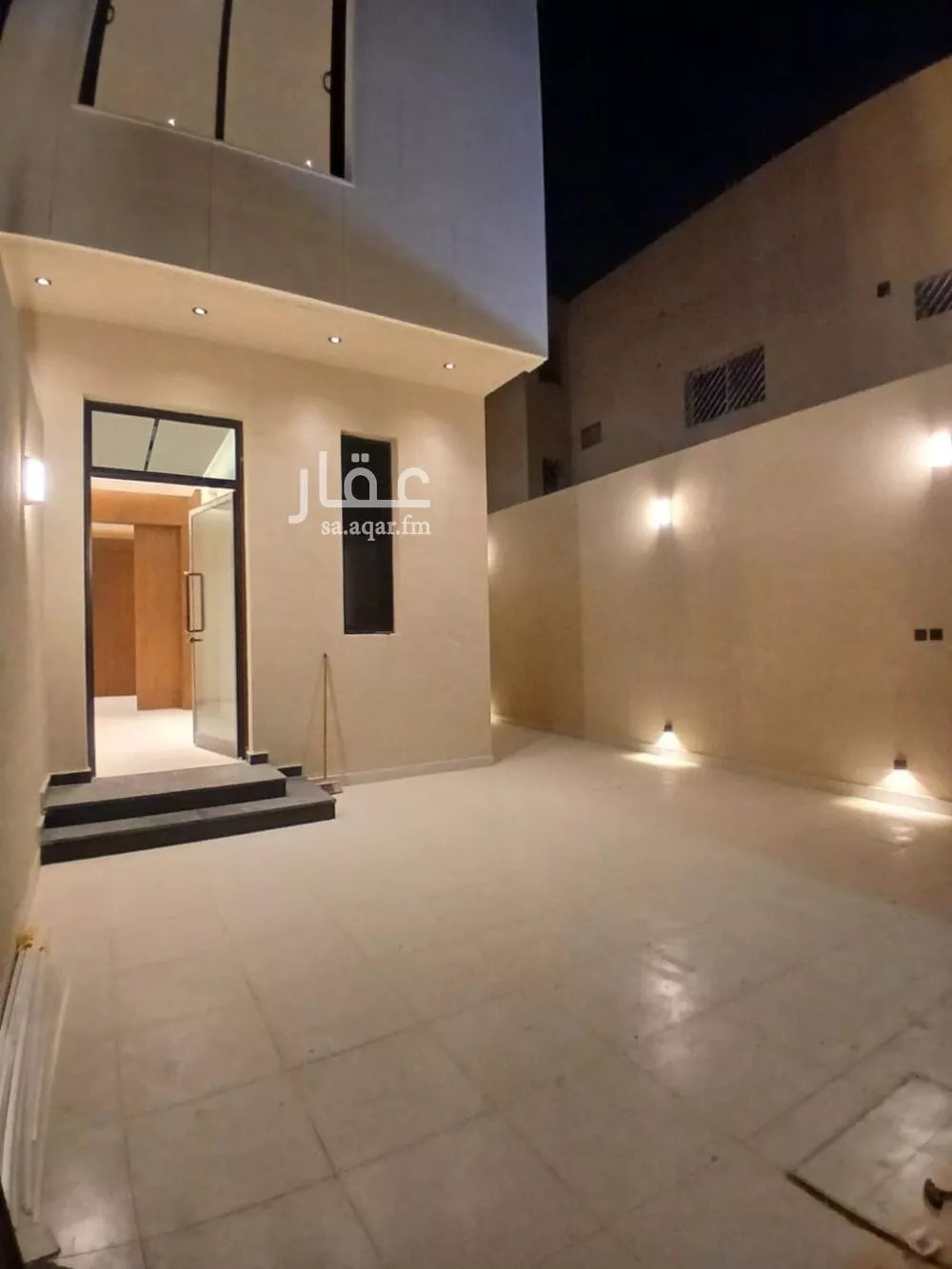 3 bedroom floor in King Faisal 2