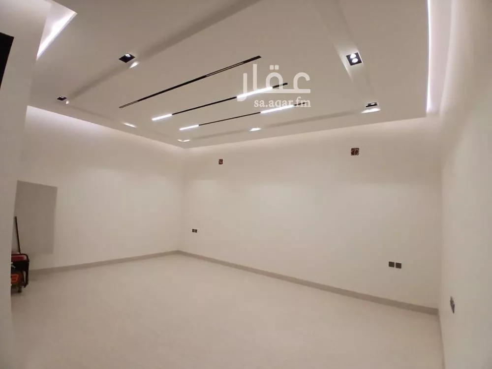 شقة 7 غرف في الرمال 5