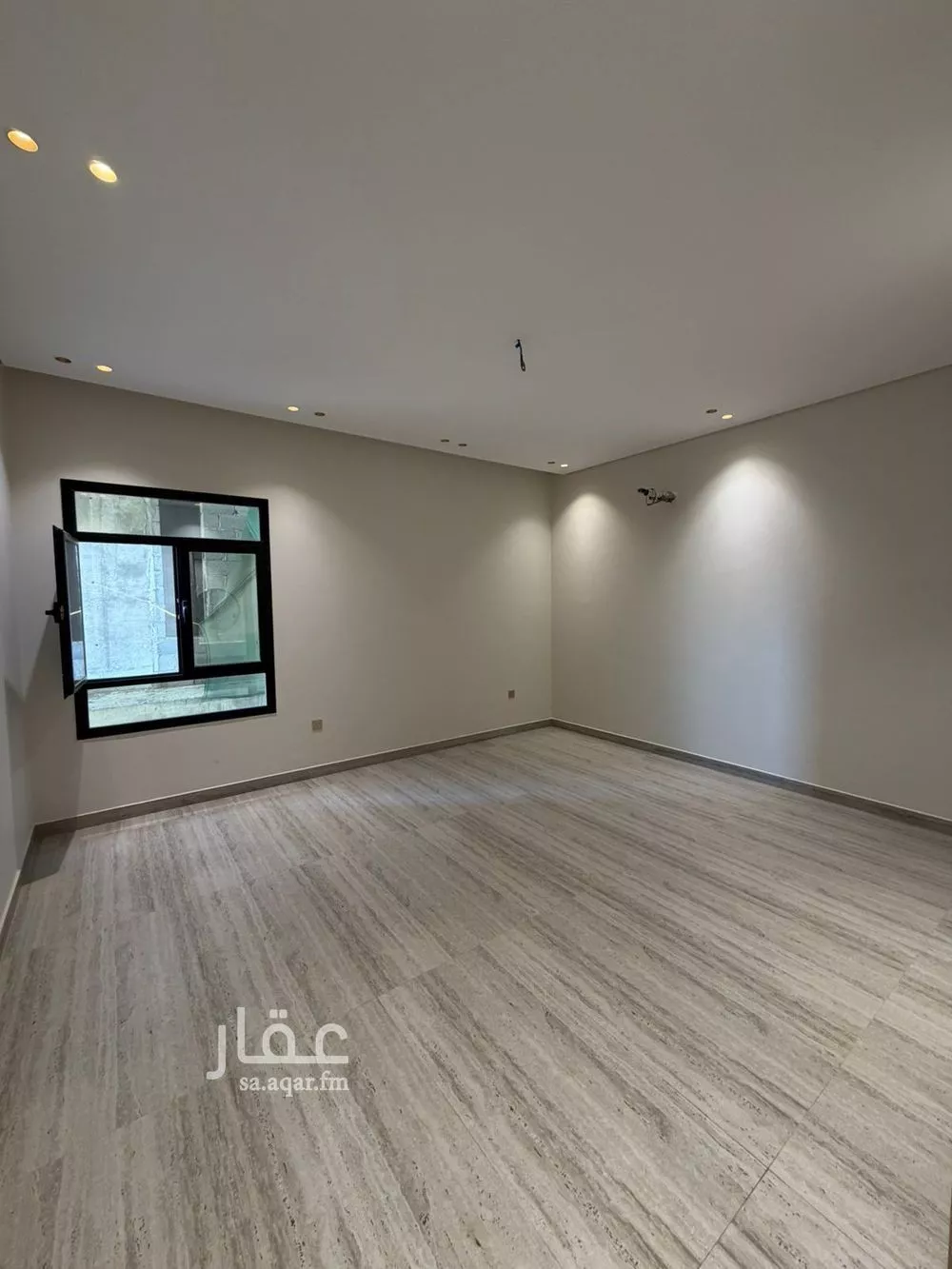 شقة 4 غرف في الزهراء 4