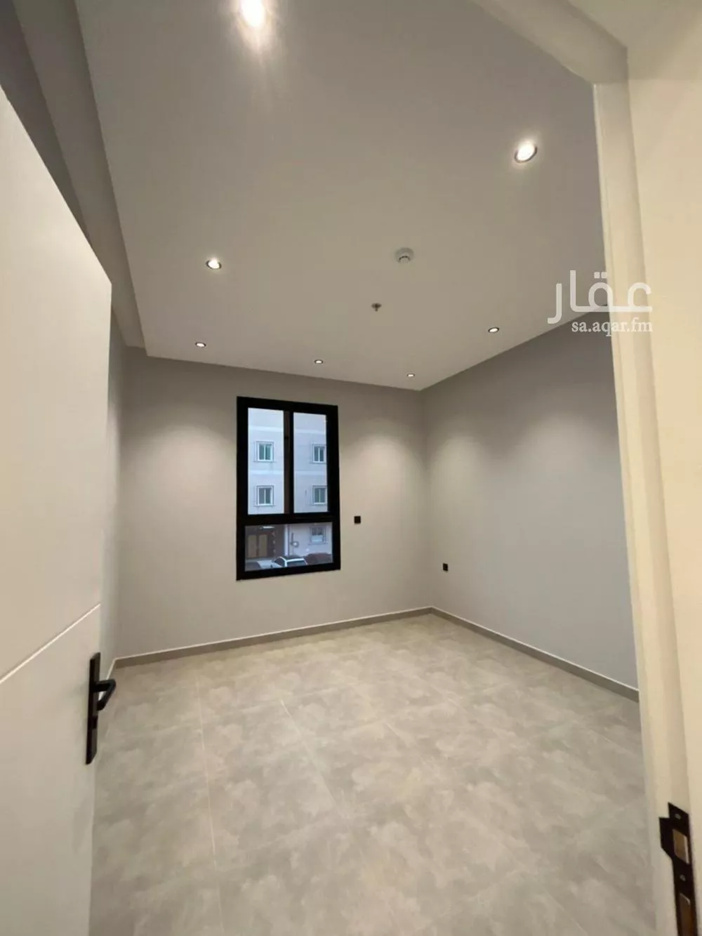 شقة 3 غرف في اشبيلية 2