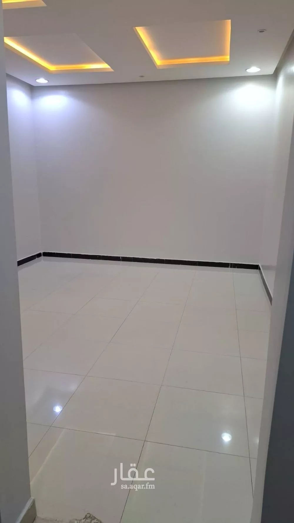 شقة 1 غرف في الملقا 4