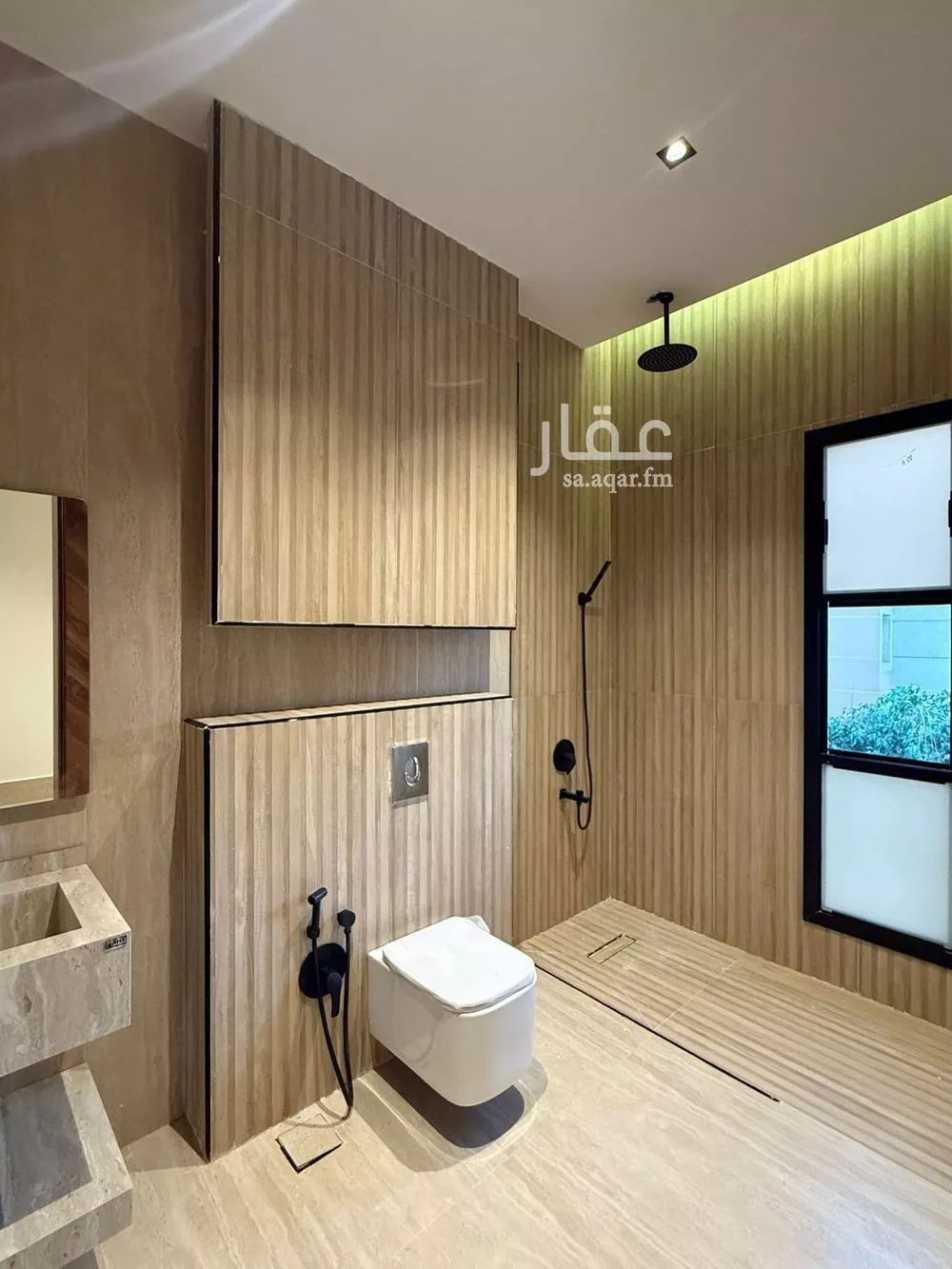 6 bedroom villa in Al Mahdiyyah 3