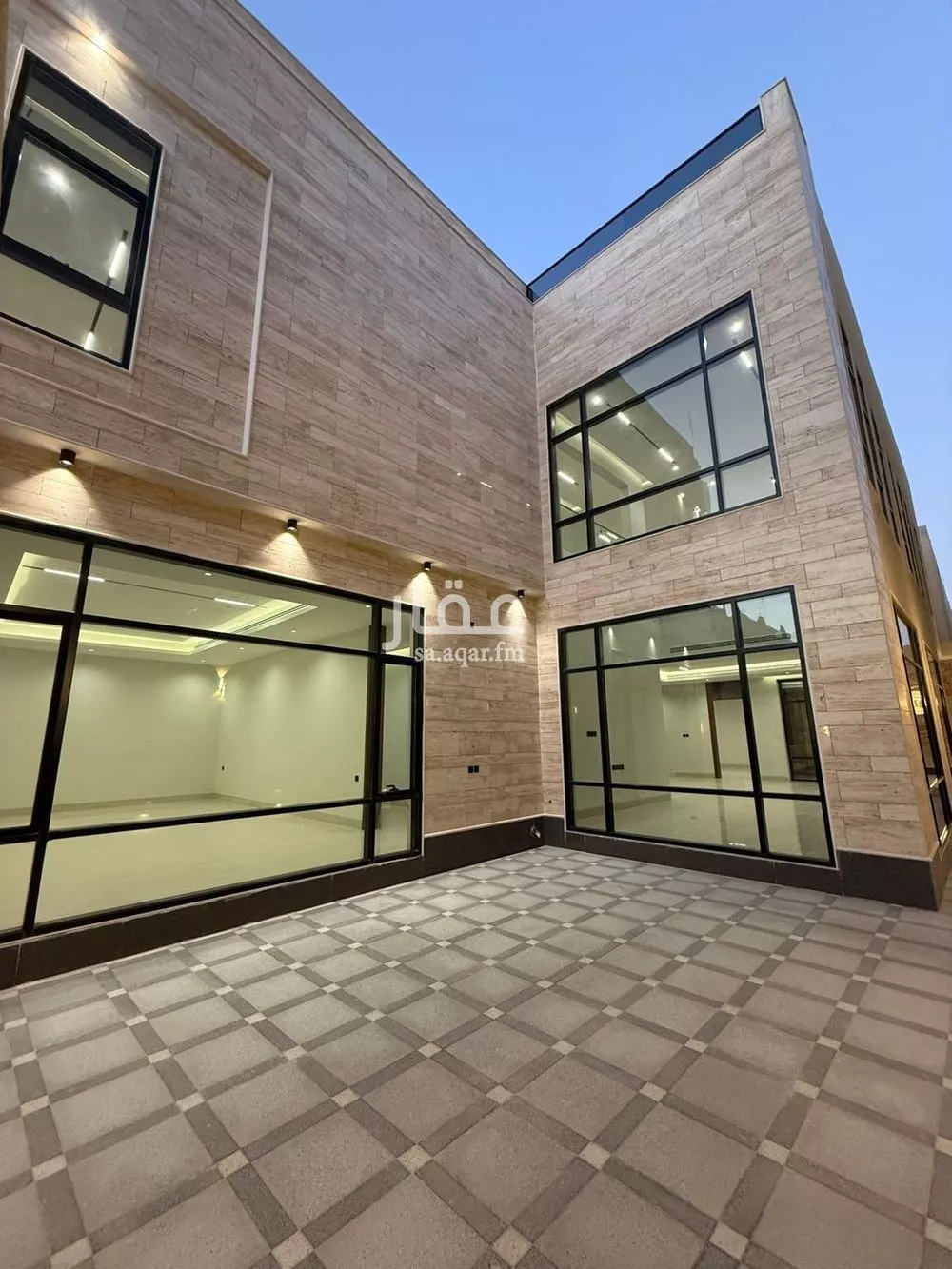 فيلا 6 غرف في المهدية 5