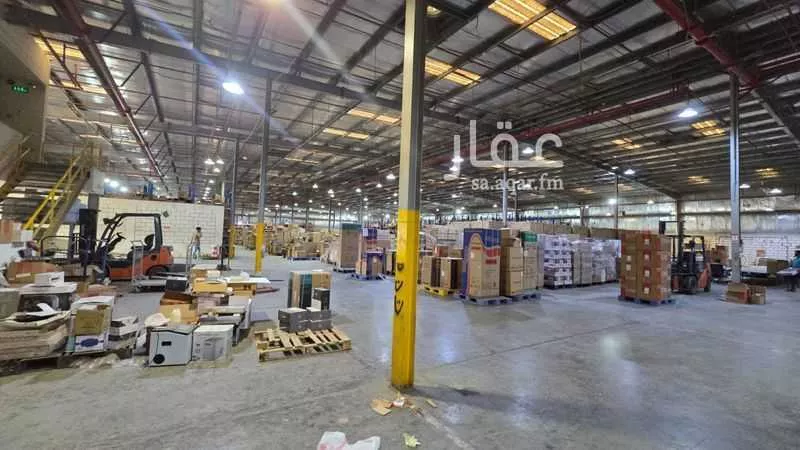 مستودع 8700 م² في السلي 1