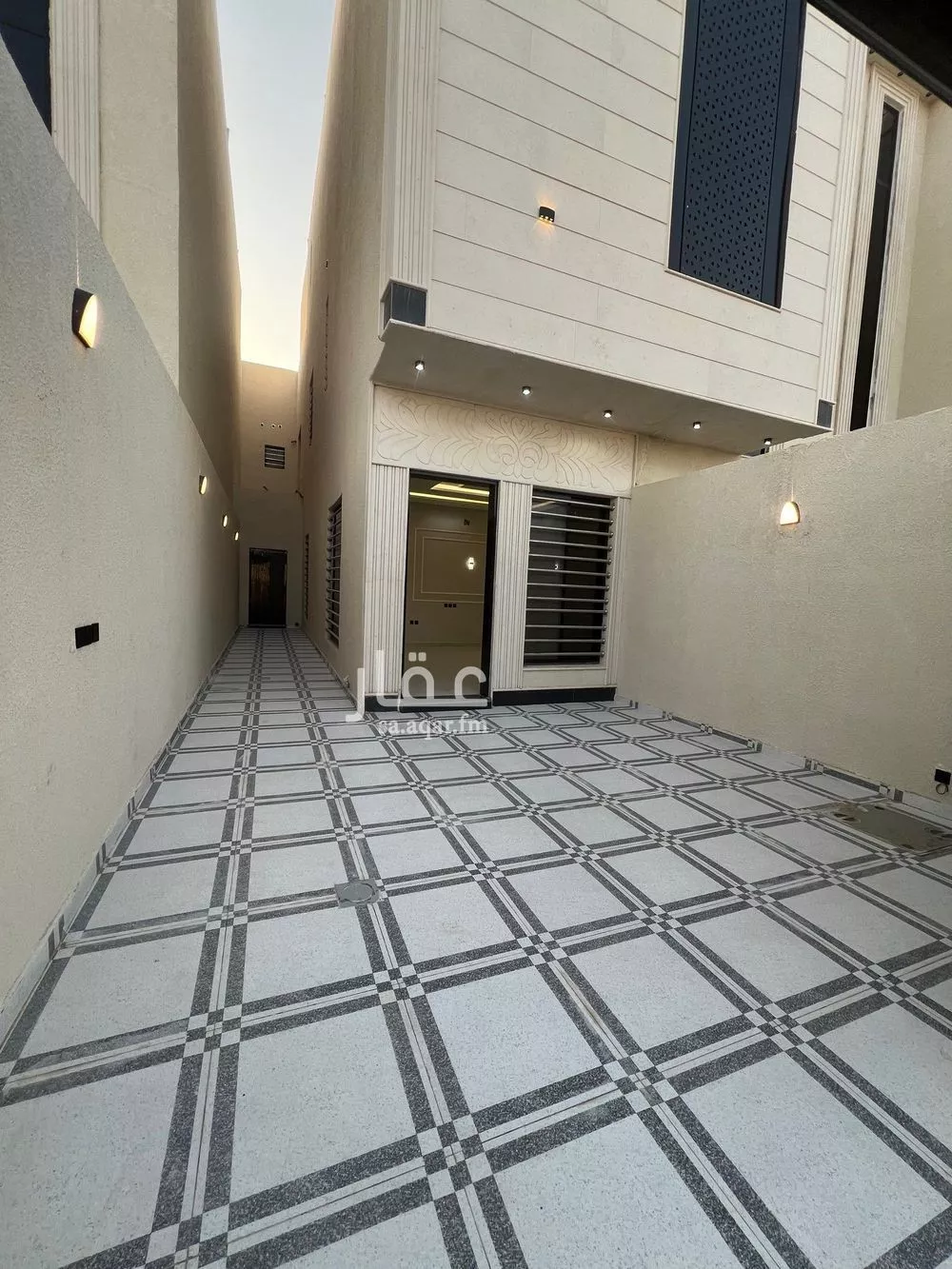 3 bedroom floor in Dhahrat Namar 3
