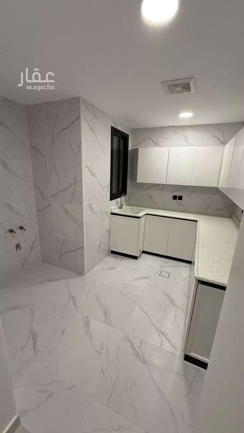 عمارة 348 م² في العقربية 4