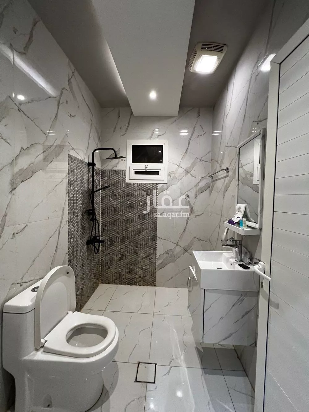 شقة 1 غرف في العقيق 2