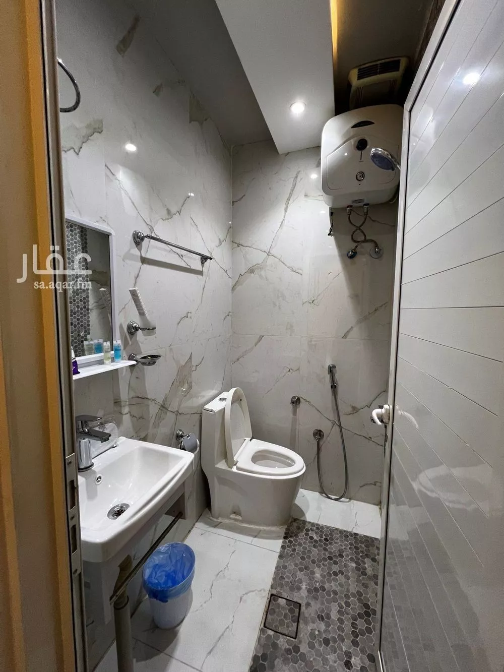 شقة 1 غرف في العقيق 4