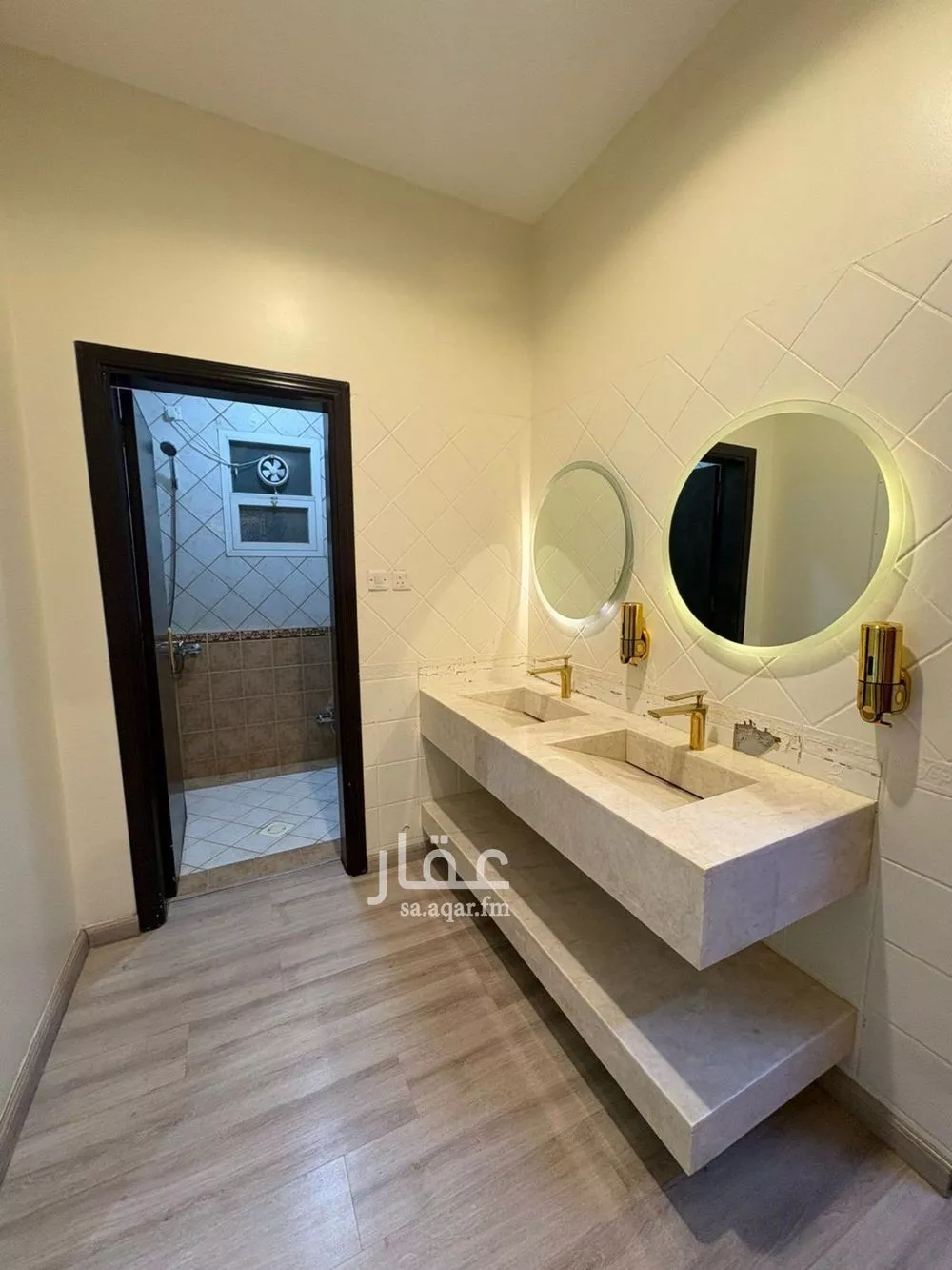 4 bedroom floor in Al Uraija Al Gharbiyah 4