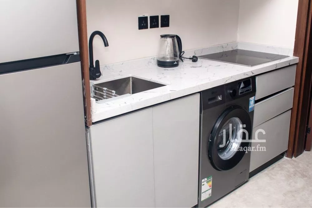 شقة 2 غرف في الحمرا 4