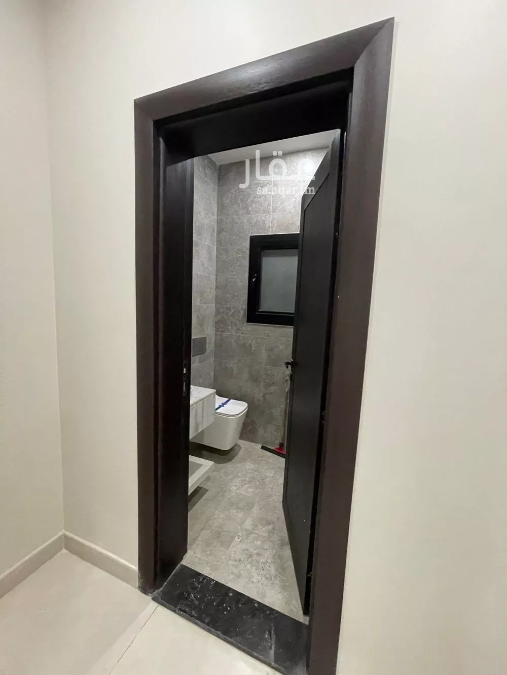 شقة 3 غرف في الرمال 4