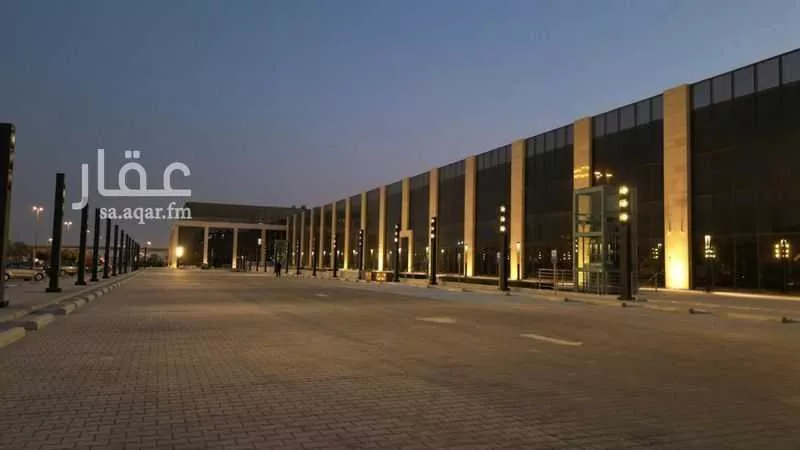 مكتب 1325 م² في المغرزات 4